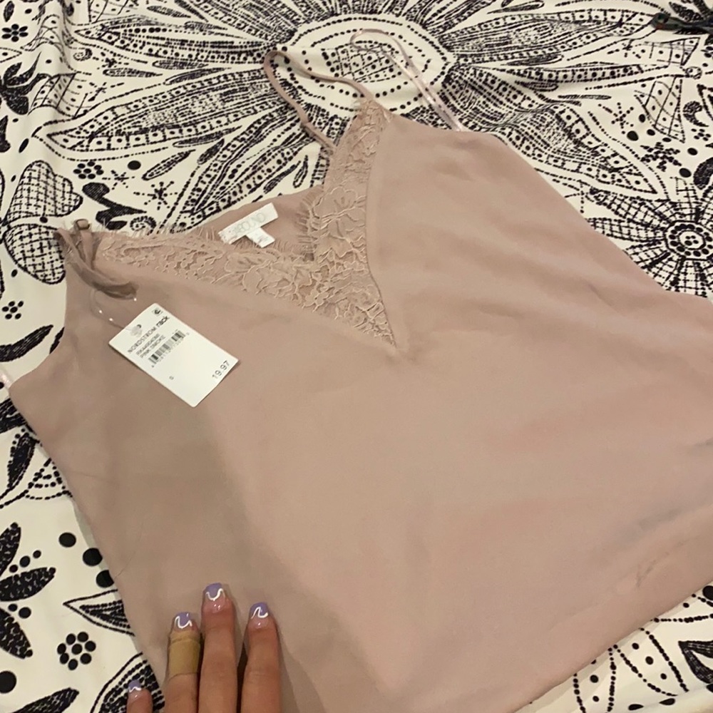 BRAND NEW LIGHT PINK LACE TOP WITH TAGS💙